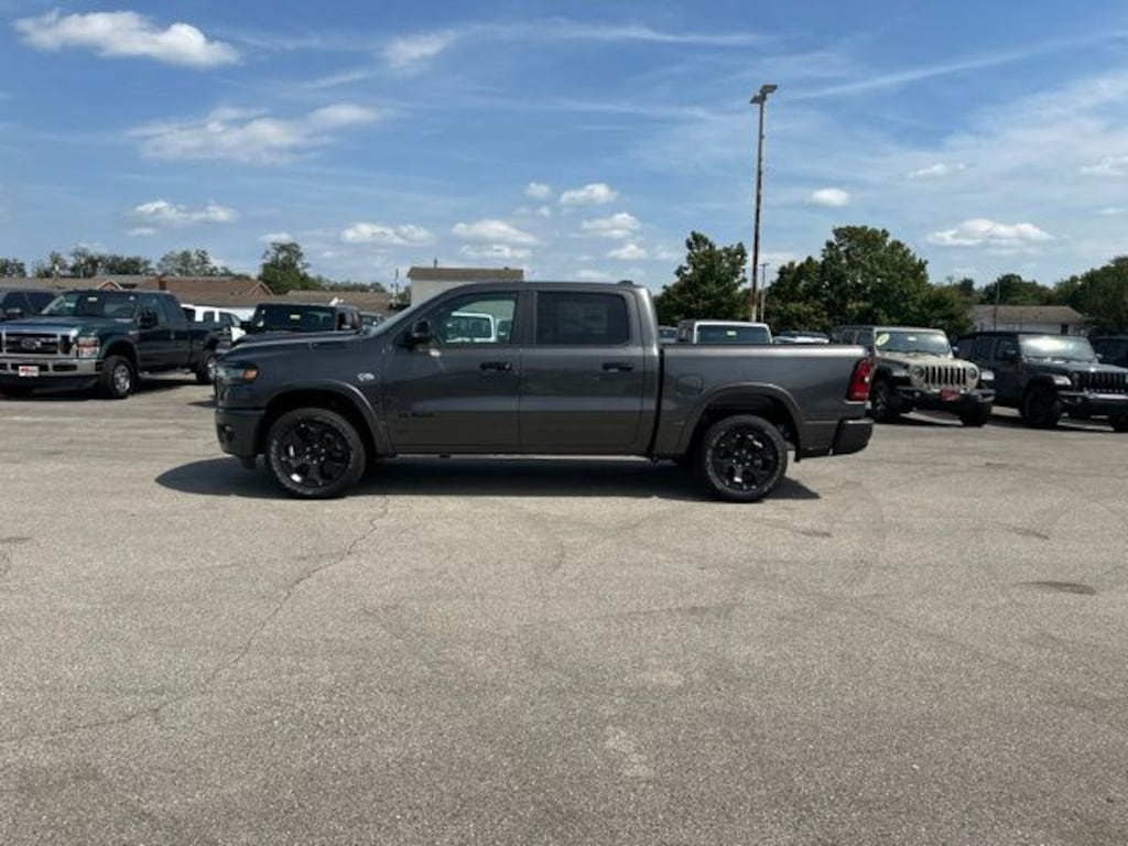 New 2026 Ram 1500 BIG HORN CREW CAB 4X4 5'7 BOX Pickup