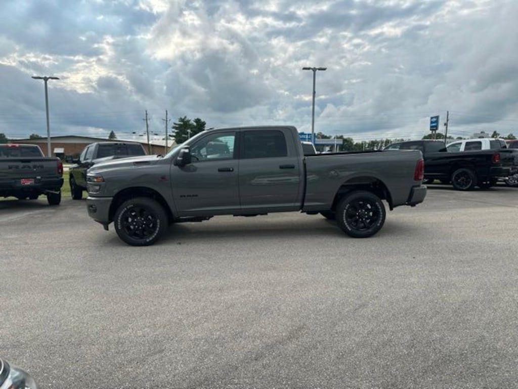 New 2026 Ram 2500 BIG HORN CREW CAB 4X4 6'4 BOX Pickup