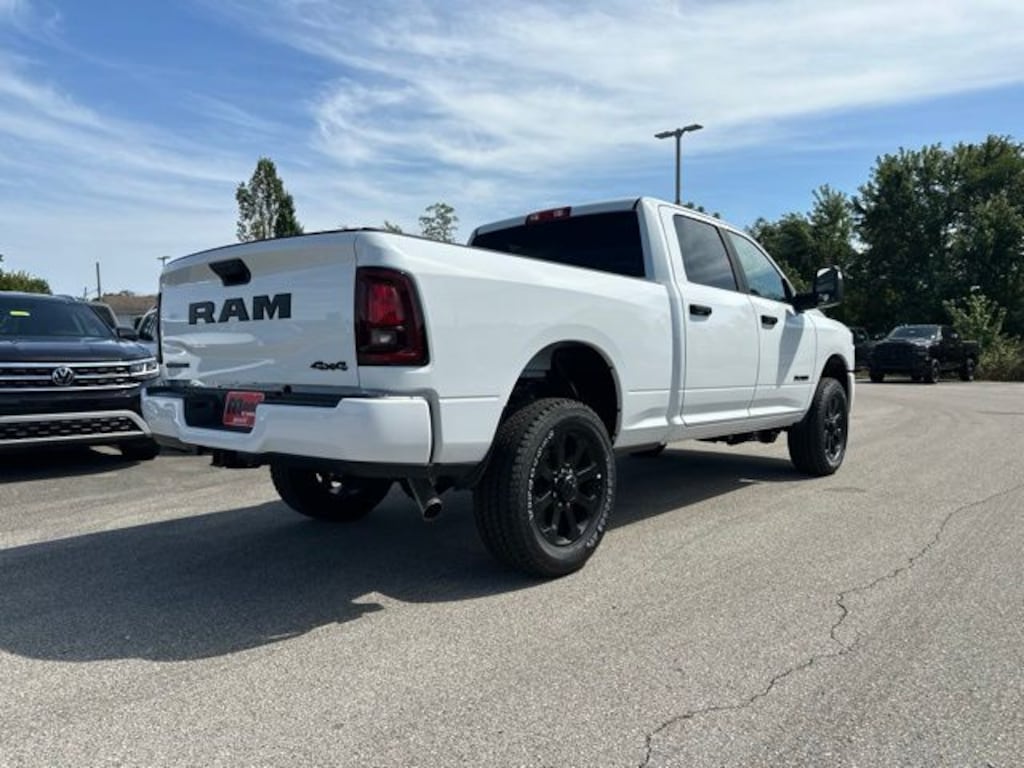 New 2026 Ram 2500 BIG HORN CREW CAB 4X4 6'4 BOX Pickup