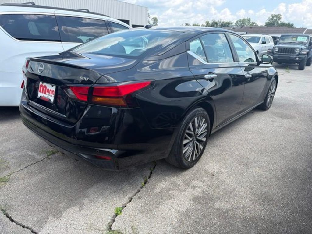 Used 2024 Nissan Altima 2.5 SV Sedan