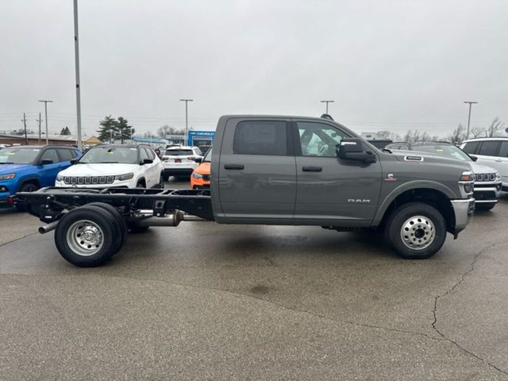 New 2026 Ram 3500 Chassis Cab BIG HORN CREW 4X4 60' CA Pickup