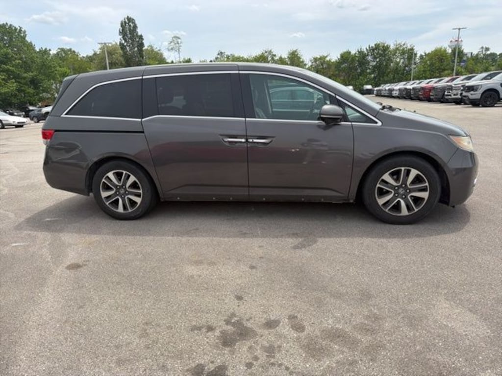 Used 2015 Honda Odyssey Minivan/Van