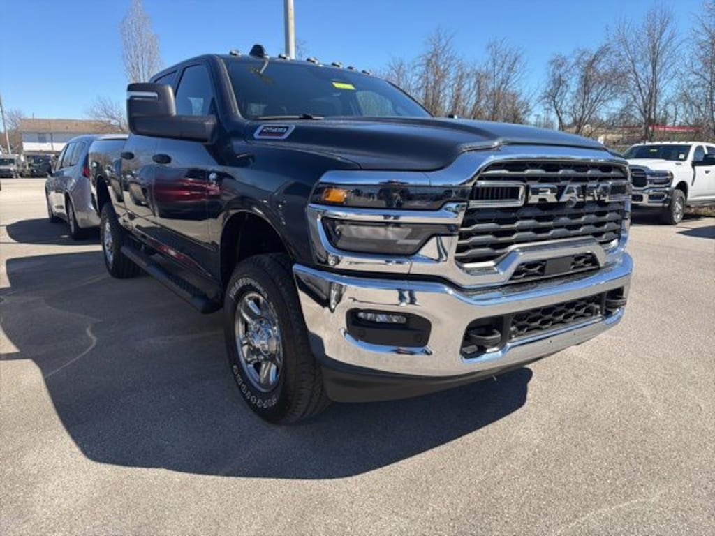 New 2026 Ram 2500 TRADESMAN CREW CAB 4X4 6'4 BOX Pickup