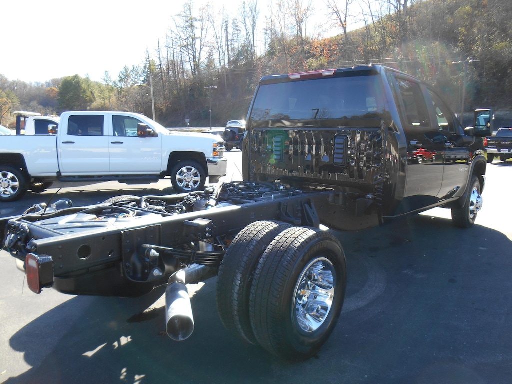 New 2025 Chevrolet Silverado 3500 HD Chassis LT Truck Crew Cab