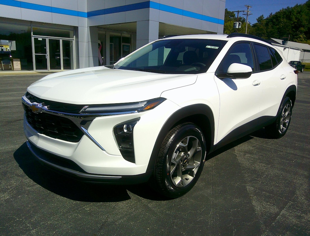 New 2025 Chevrolet Trax LT SUV