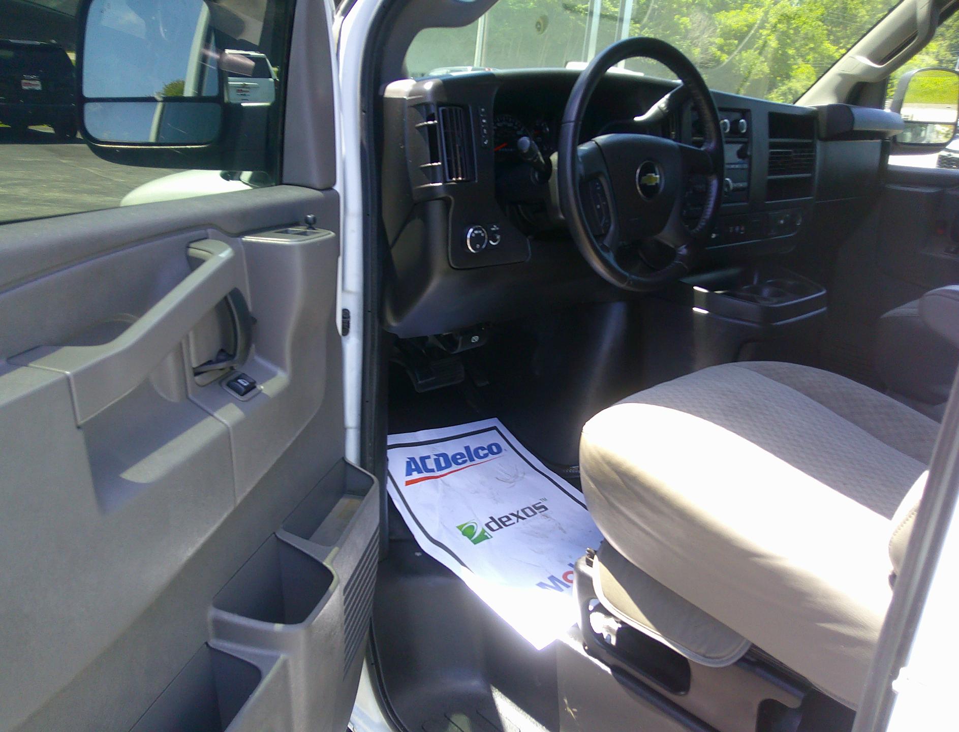 2020 Chevrolet Express Cargo Work Van - Photo 9