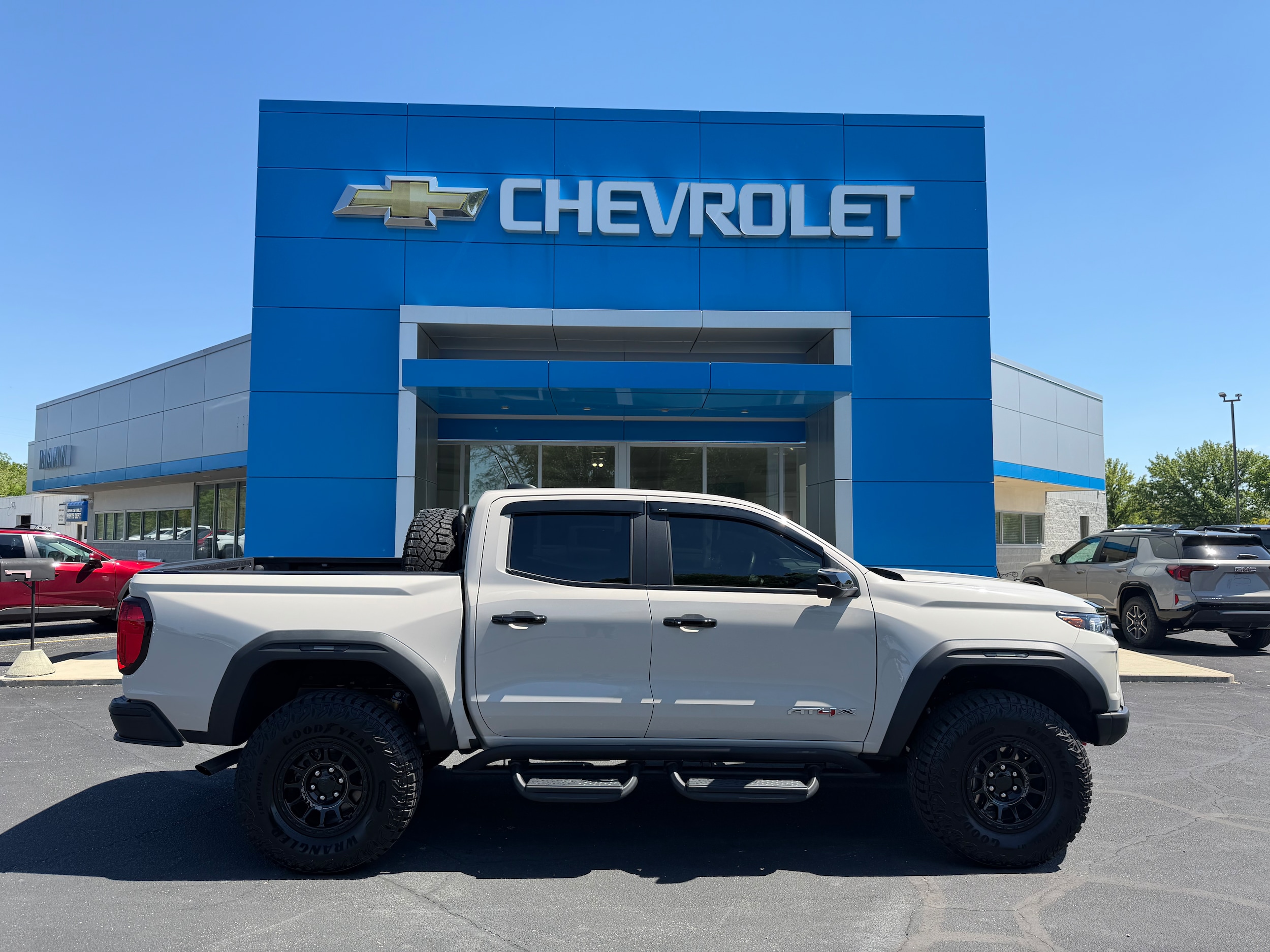 2026 GMC Canyon 4WD AT4X Crew Cab Short Box's photo