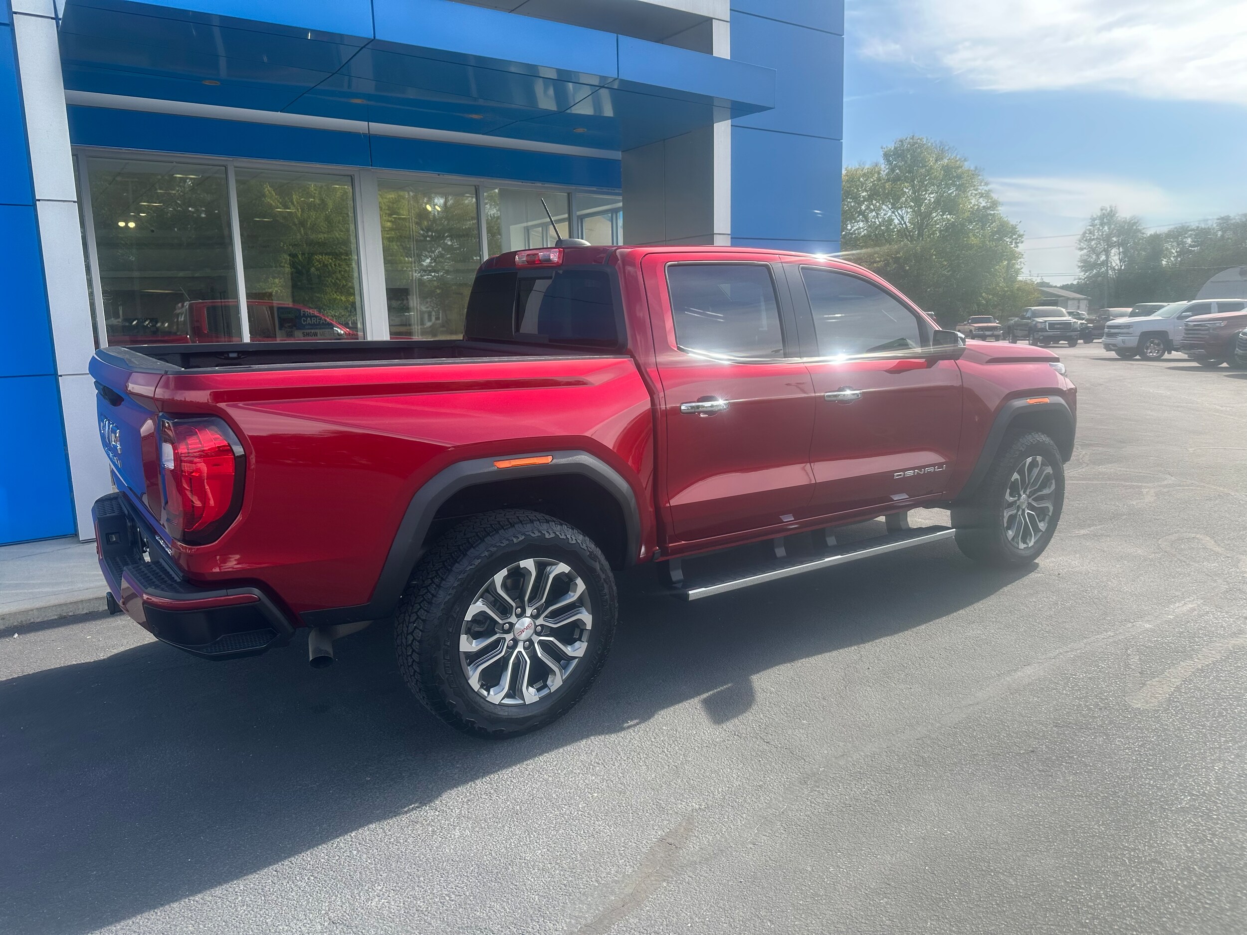 2023 Gmc Canyon Denali photo 2