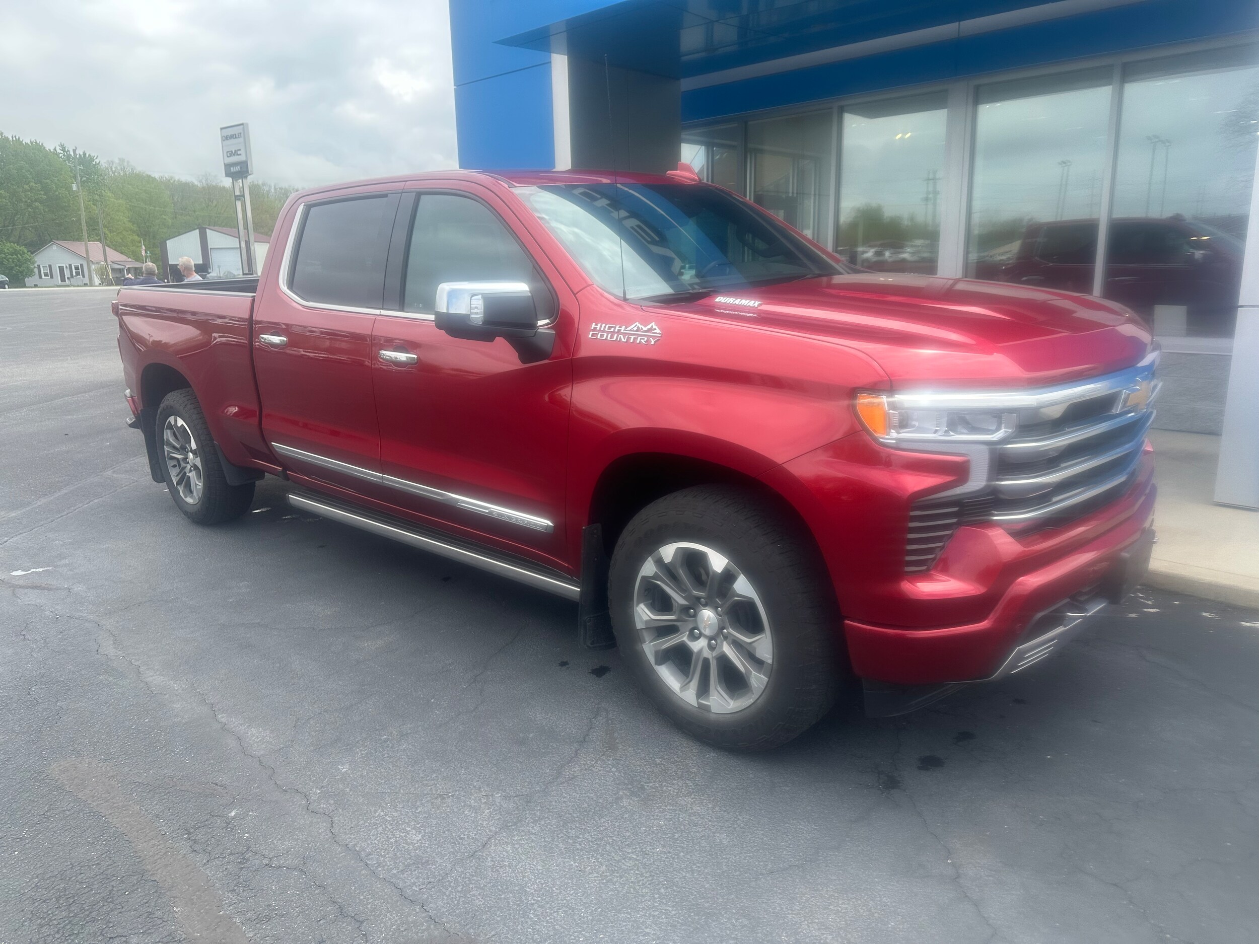 2024 Chevrolet Silverado 1500 High Country photo 3