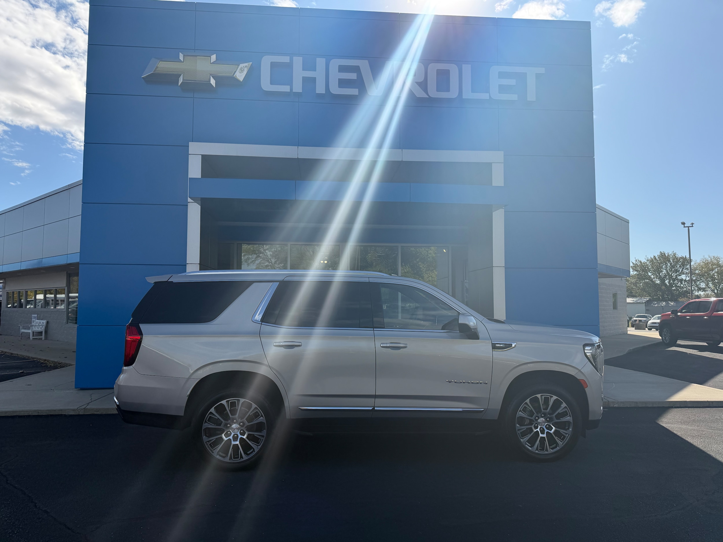 2023 GMC Yukon SLT's photo