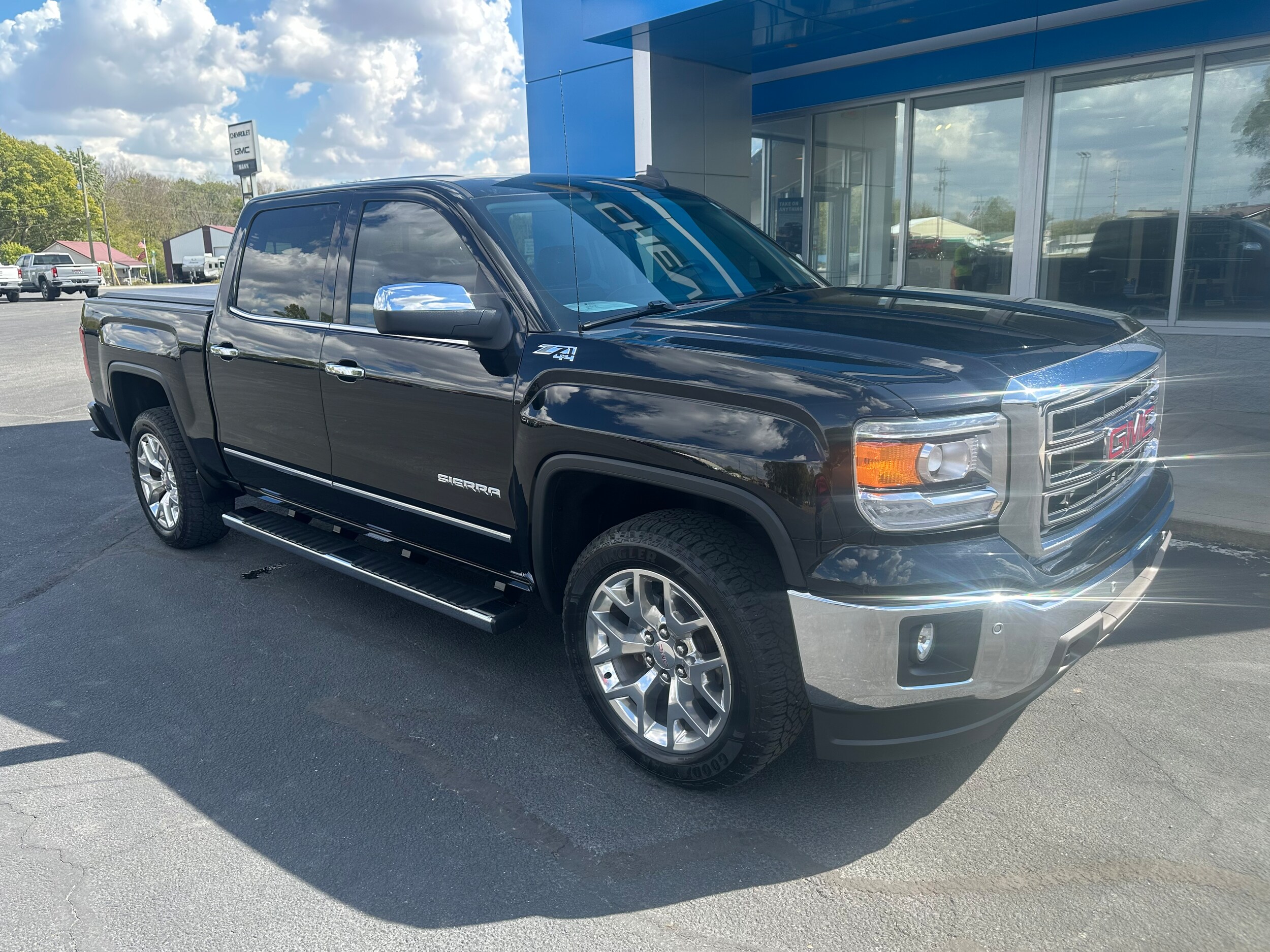 2015 Gmc Sierra 1500 SLT photo 2