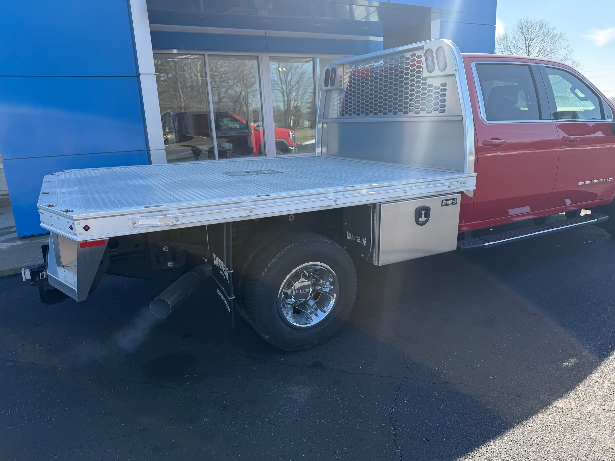 2025 GMC Sierra 4WD Crew Cab Chassis SLE's photo