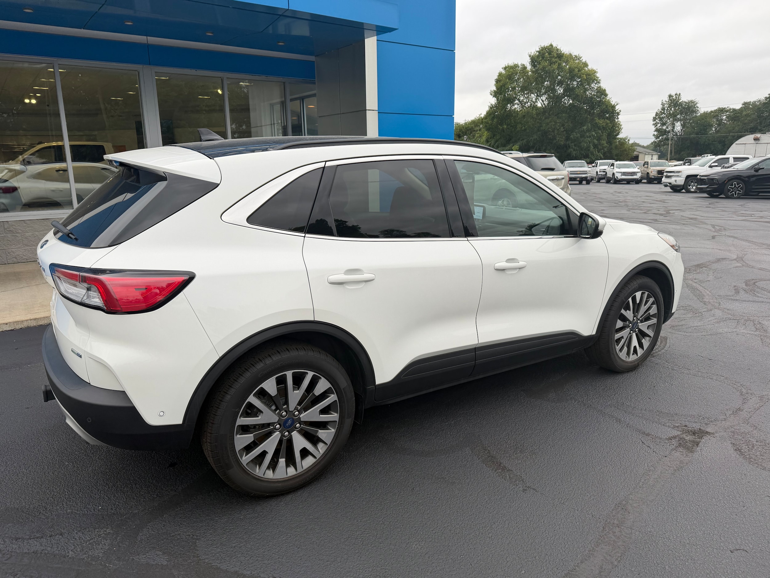 Used 2020 Ford Escape Titanium with VIN 1FMCU9J9XLUA28674 for sale in Delphi, IN