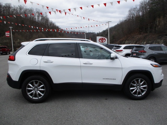 Used 2018 Jeep Cherokee Limited with VIN 1C4PJMDX1JD505632 for sale in Prestonsburg, KY