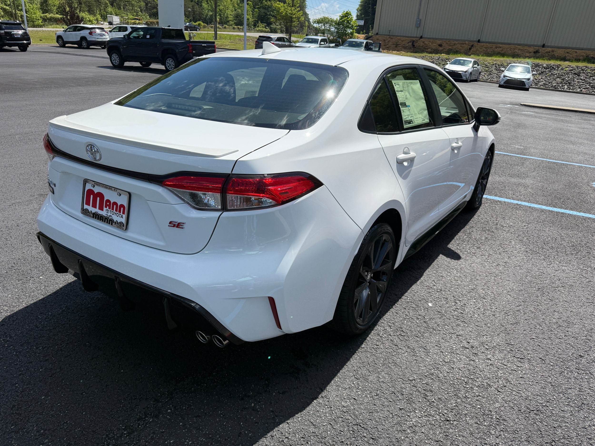 View vehicle photo 7