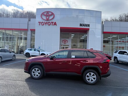 2025 Toyota RAV4 LE SUV