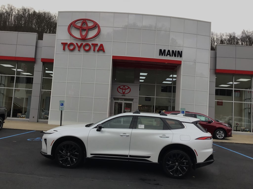 New 2025 Toyota Crown Signia Limited SUV