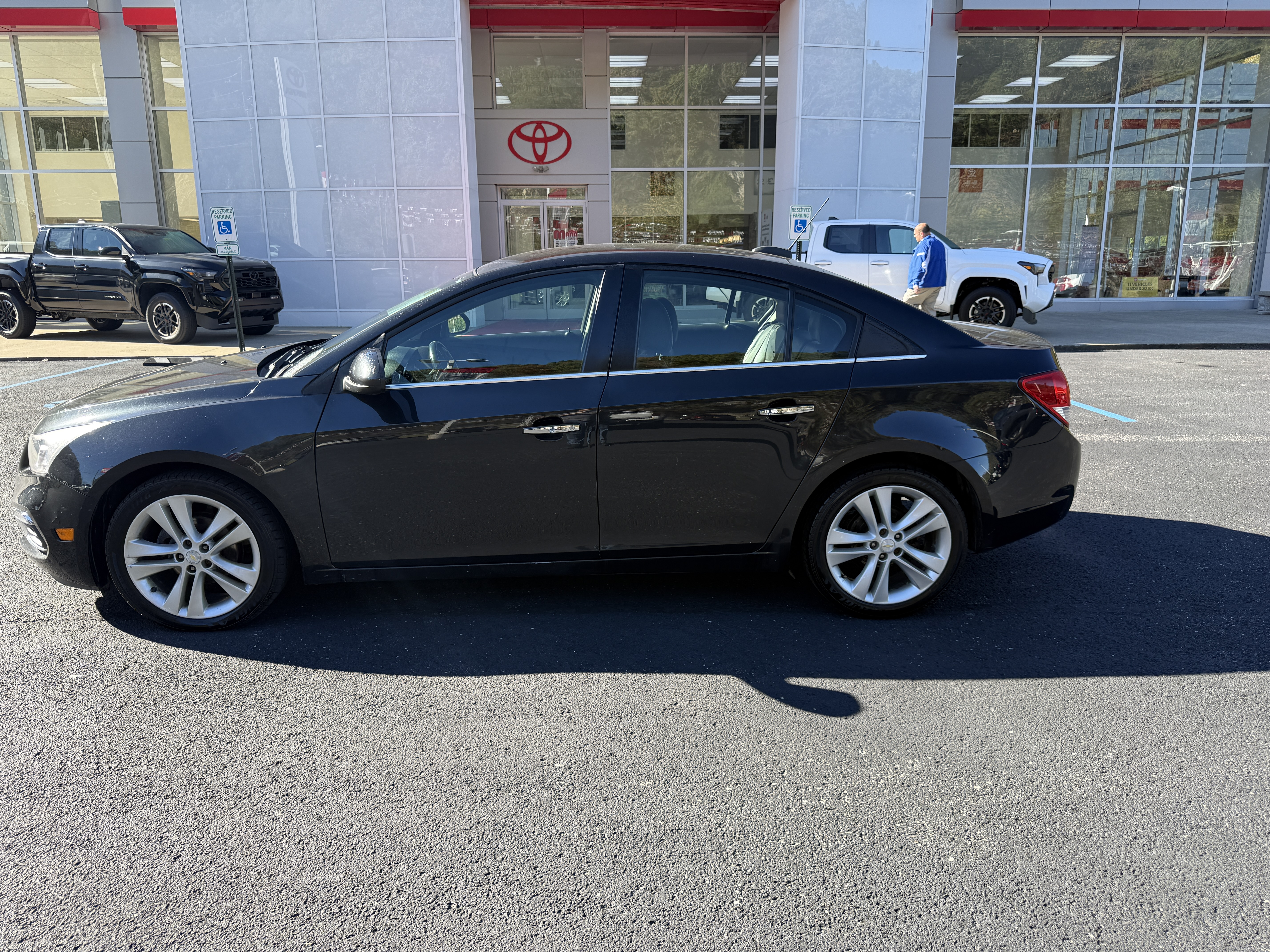 Used 2016 Chevrolet Cruze Limited LTZ with VIN 1G1PG5SB0G7126570 for sale in Prestonsburg, KY