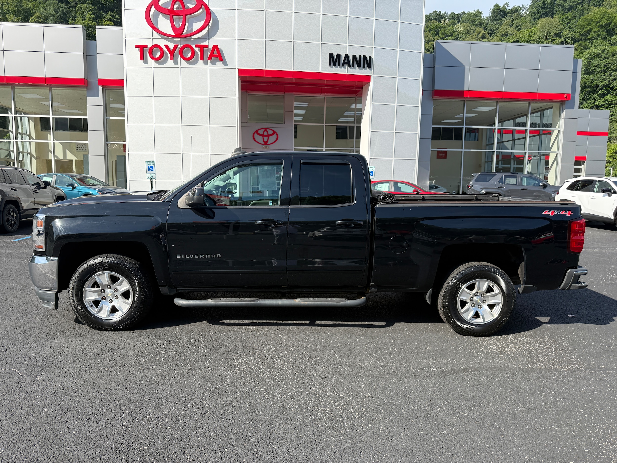 Used 2016 Chevrolet Silverado 1500 LT with VIN 1GCVKREC5GZ224846 for sale in Prestonsburg, KY