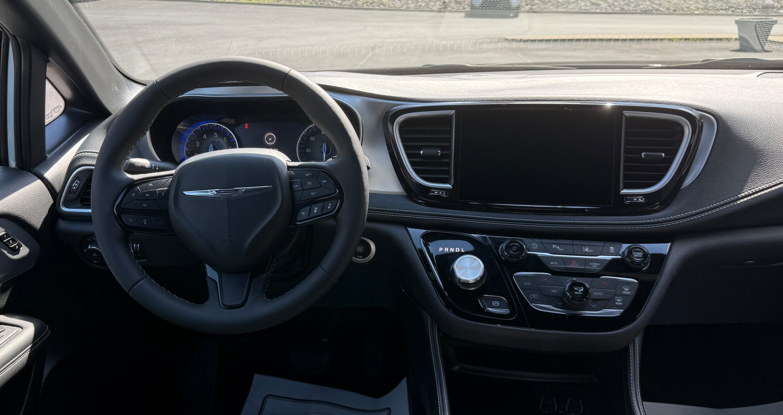 2025 Chrysler Pacifica Limited - Photo 12