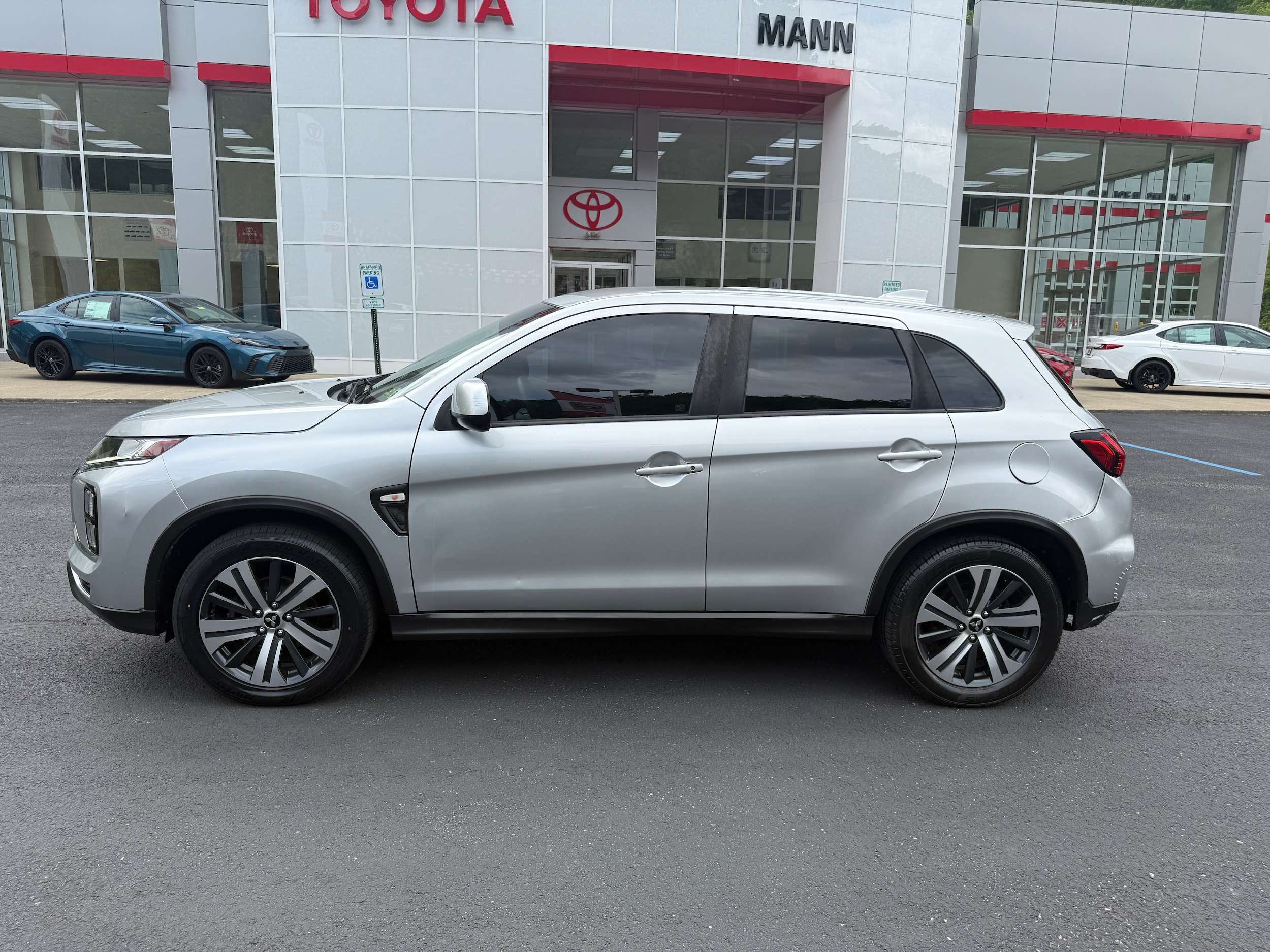 2020 Mitsubishi Outlander Sport 2.0 ES AWC CVT's photo