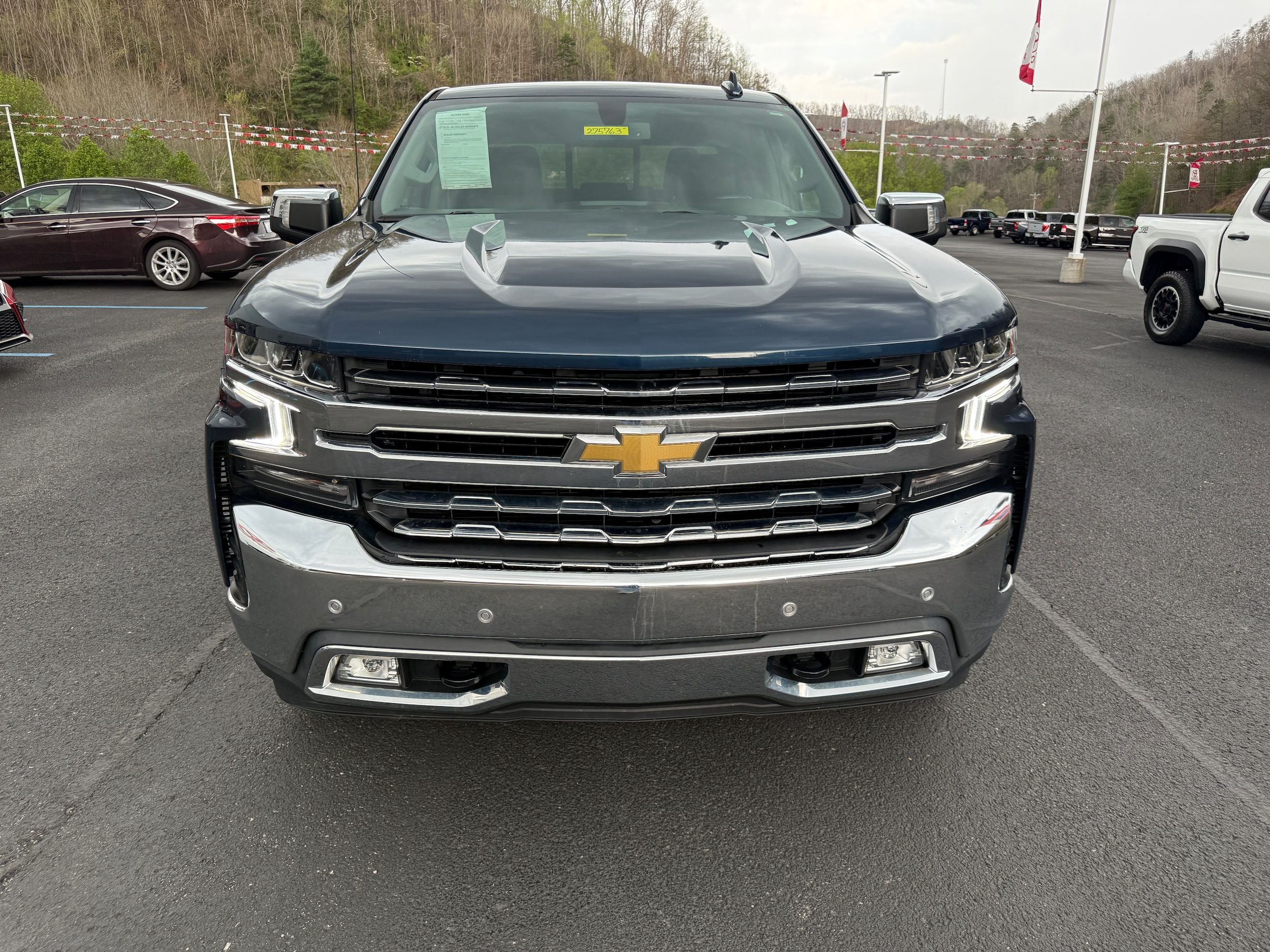 View vehicle photo 4