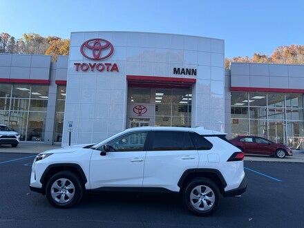 2025 Toyota RAV4 LE SUV