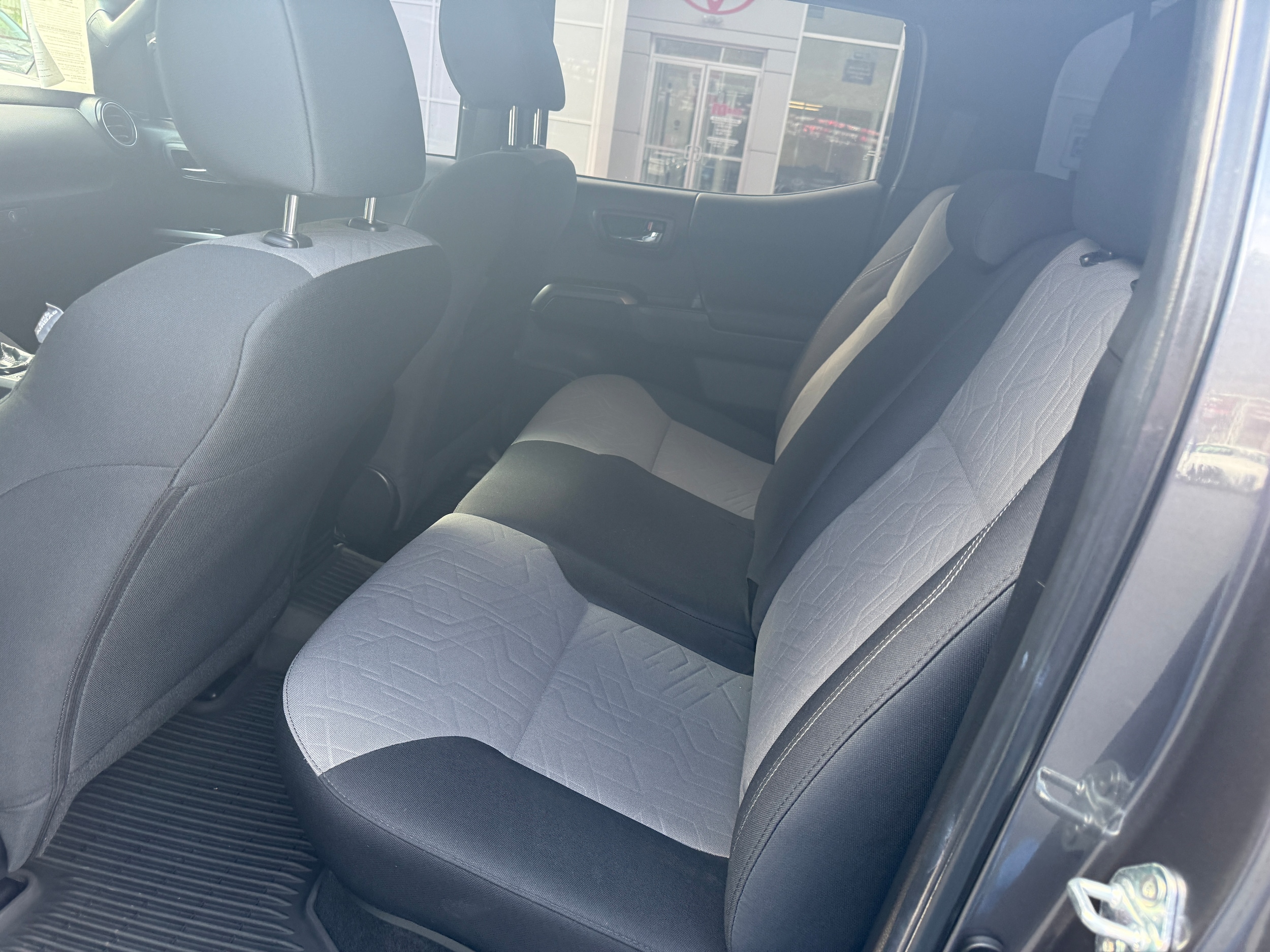 2022 Toyota Tacoma TRD Sport - Photo 11