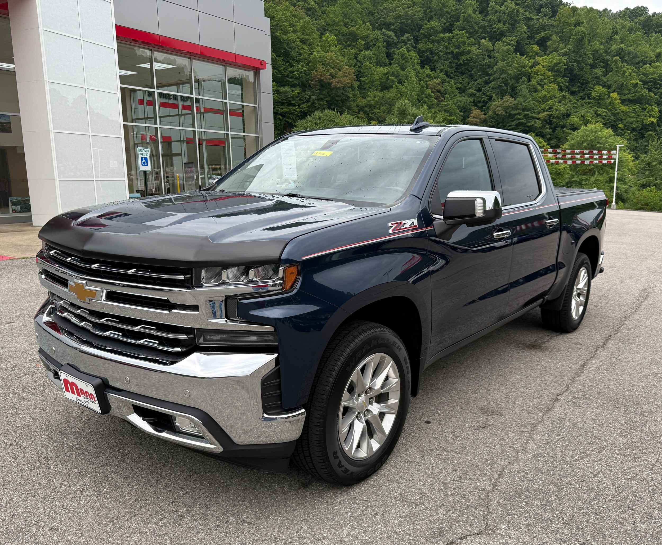 2019 Chevrolet Silverado 1500 LTZ photo 3