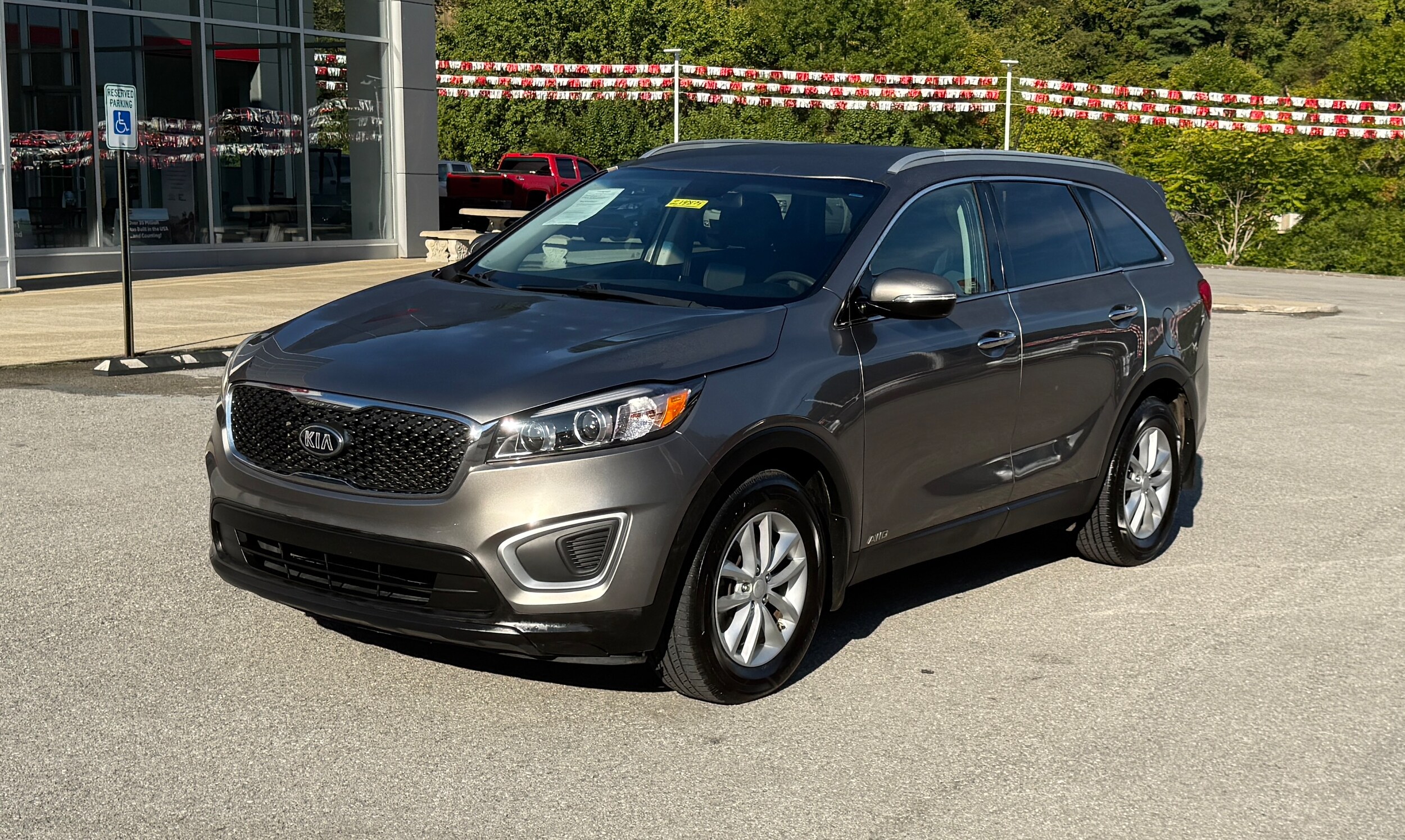 2017 Kia Sorento LX photo 2