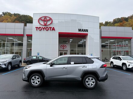 2025 Toyota RAV4 LE SUV