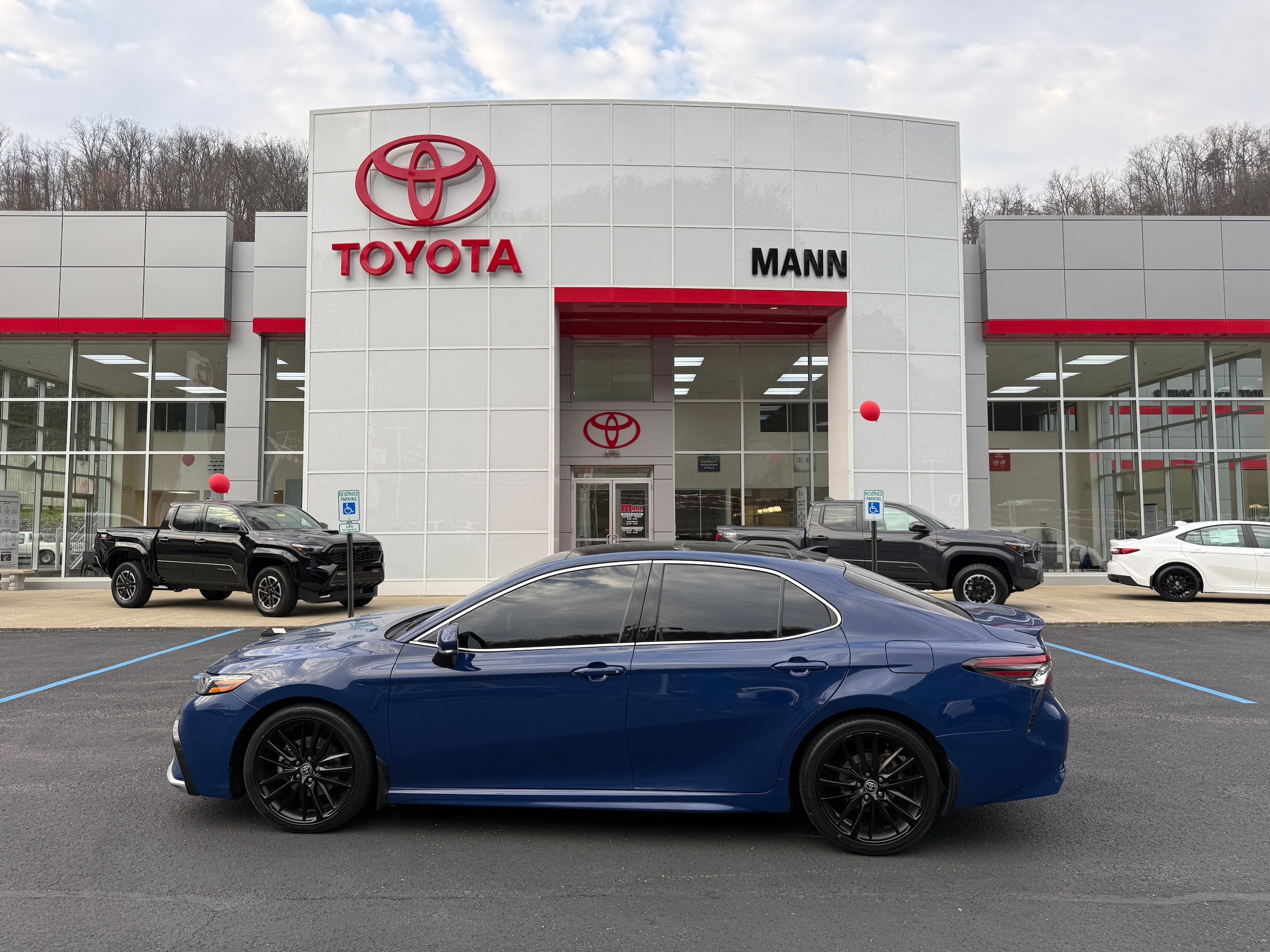 2023 Toyota Camry Sedan 