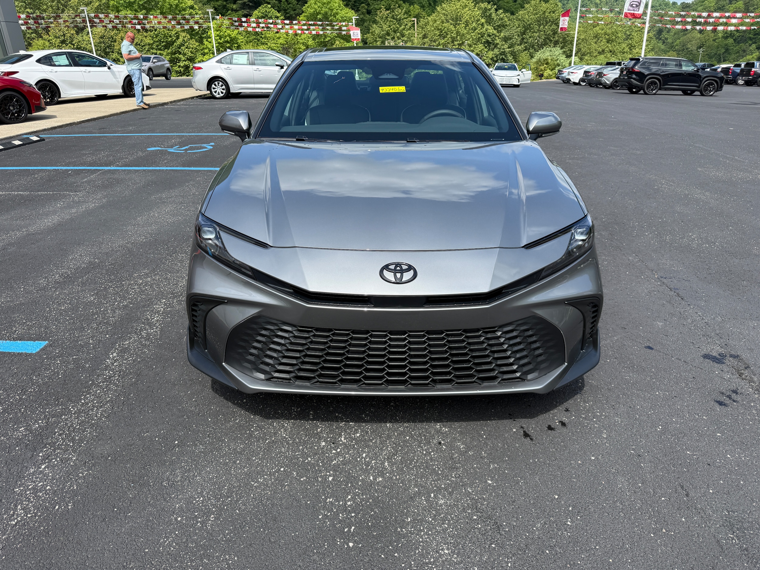 View vehicle photo 4