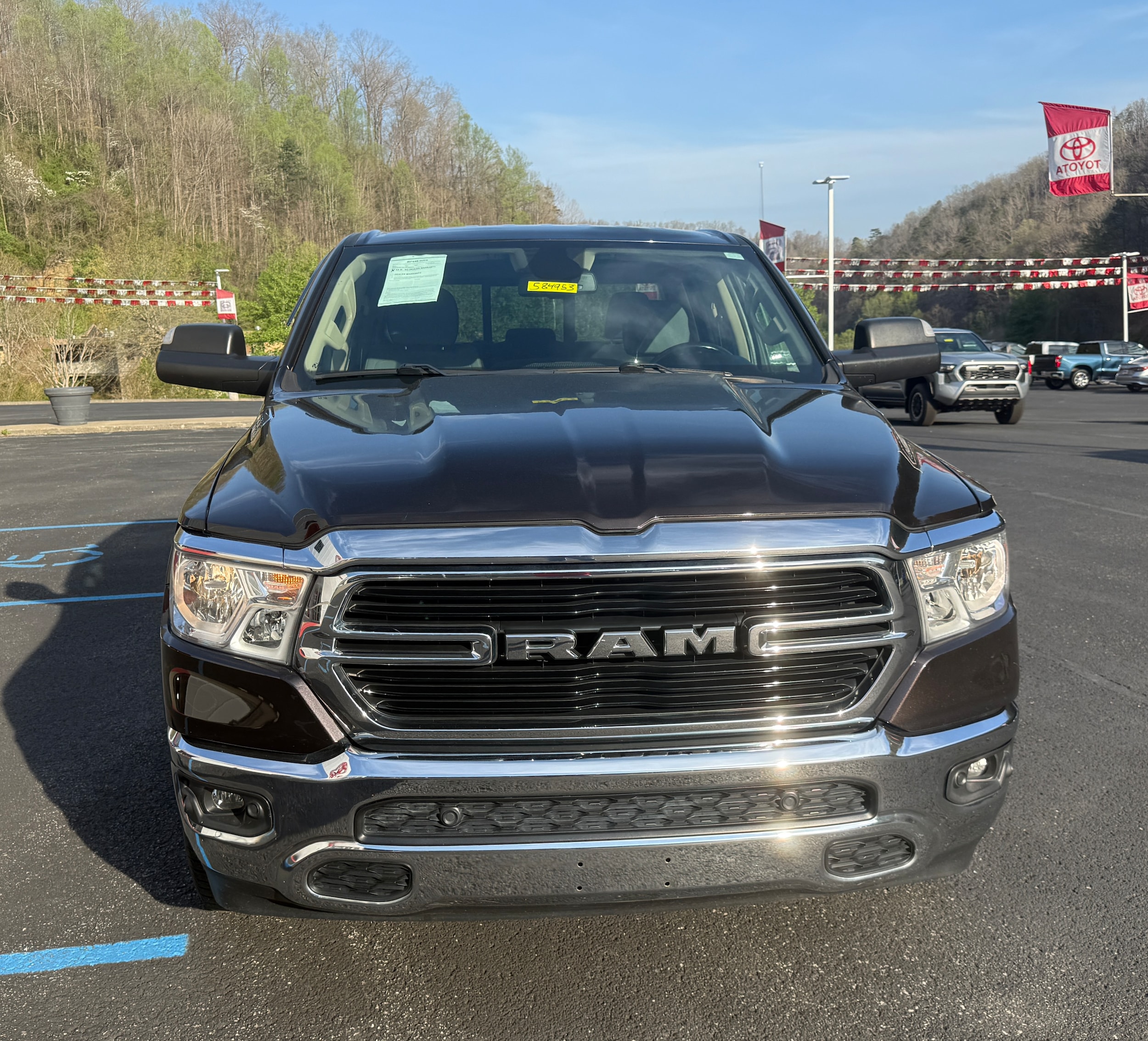 View vehicle photo 4