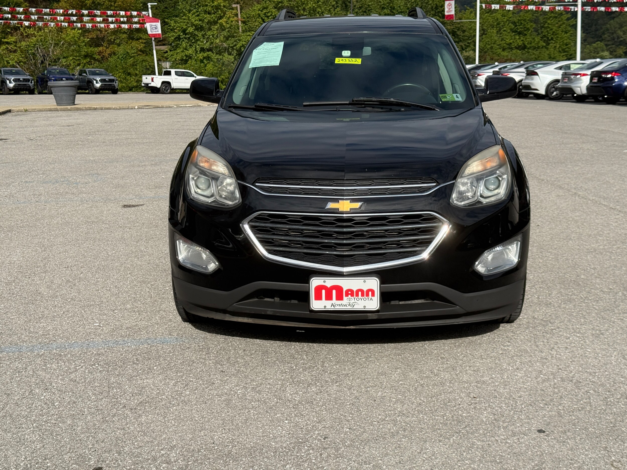 2016 Chevrolet Equinox LT photo 2