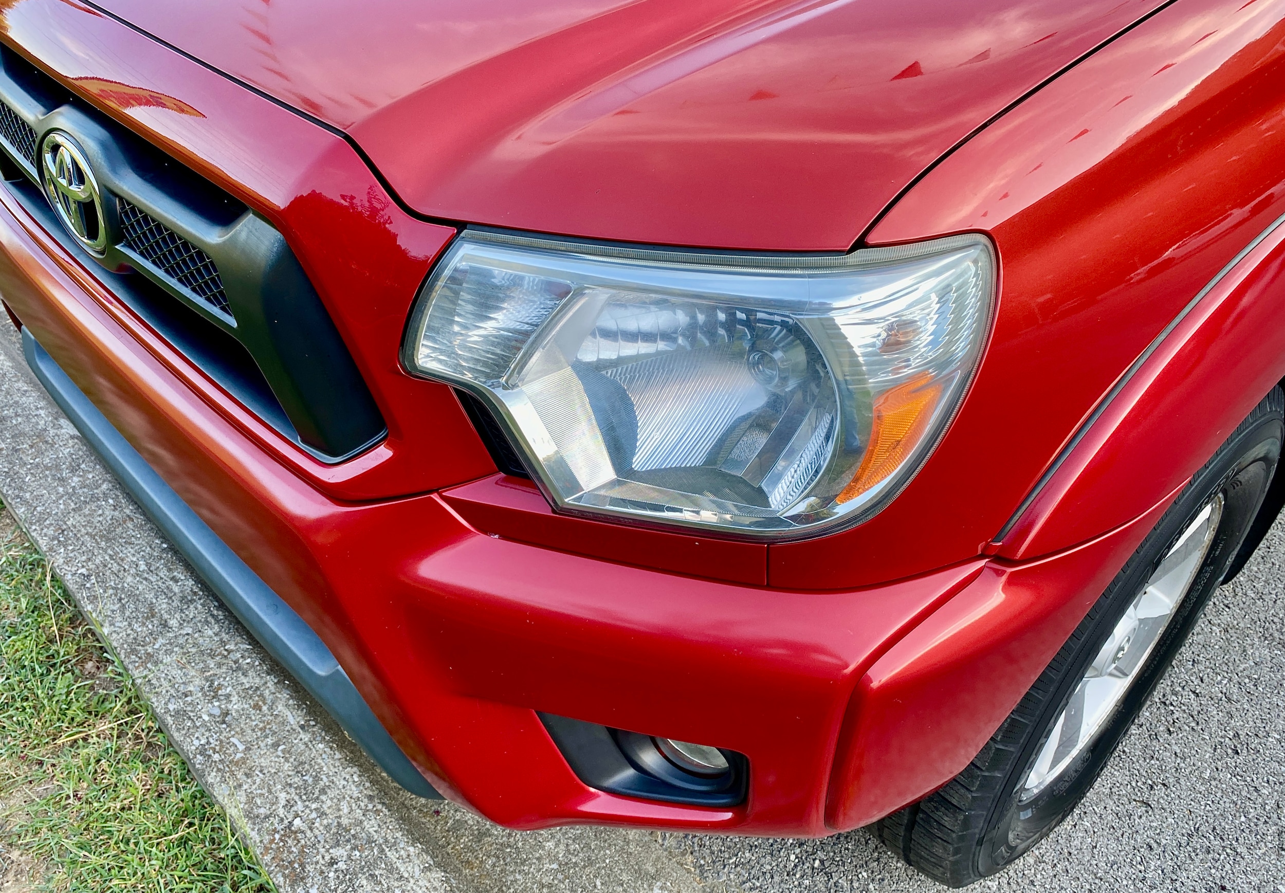 Used 2014 Toyota Tacoma Base with VIN 3TMLU4EN1EM139359 for sale in Prestonsburg, KY