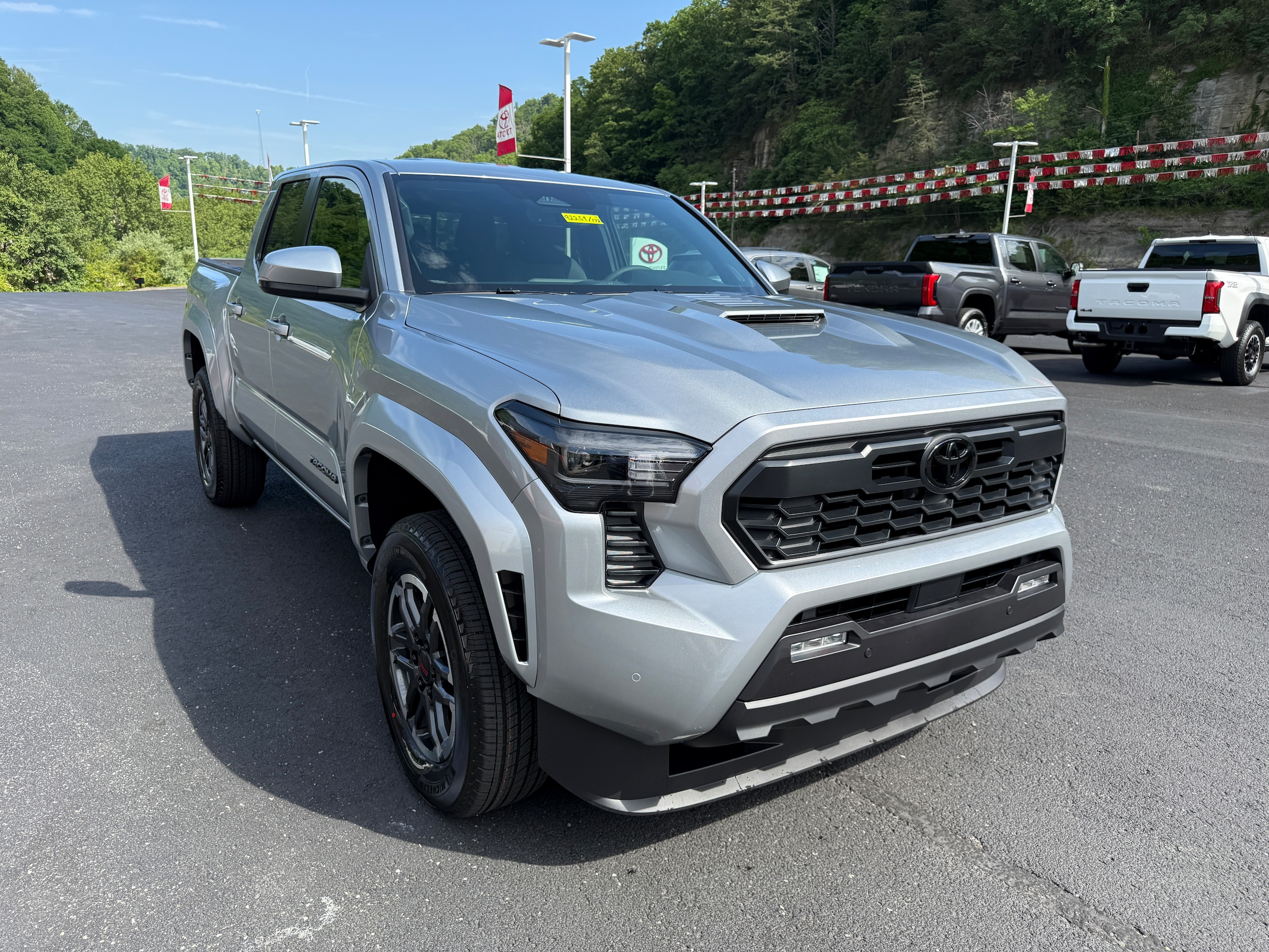 View vehicle photo 5