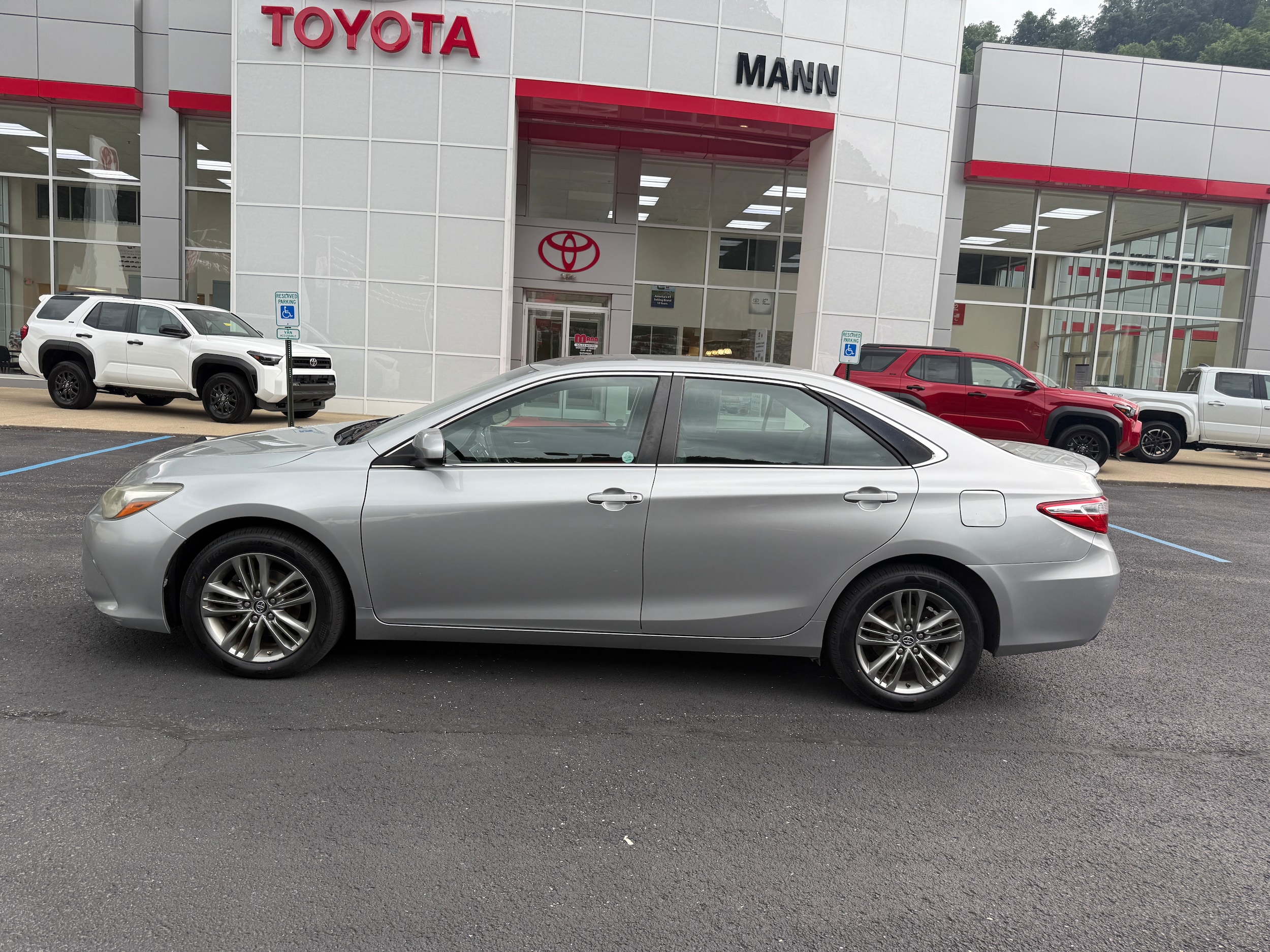 Used 2016 Toyota Camry Special Edition with VIN 4T1BF1FK7GU231160 for sale in Prestonsburg, KY