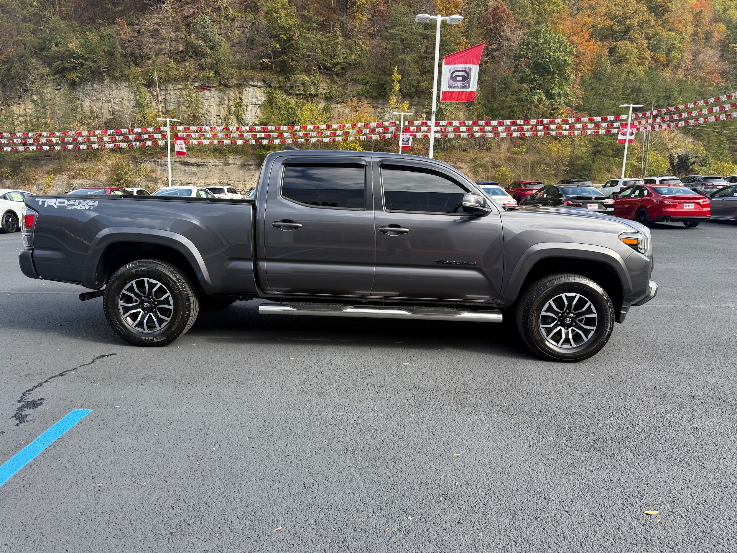 2022 Toyota Tacoma TRD Sport - Photo 6