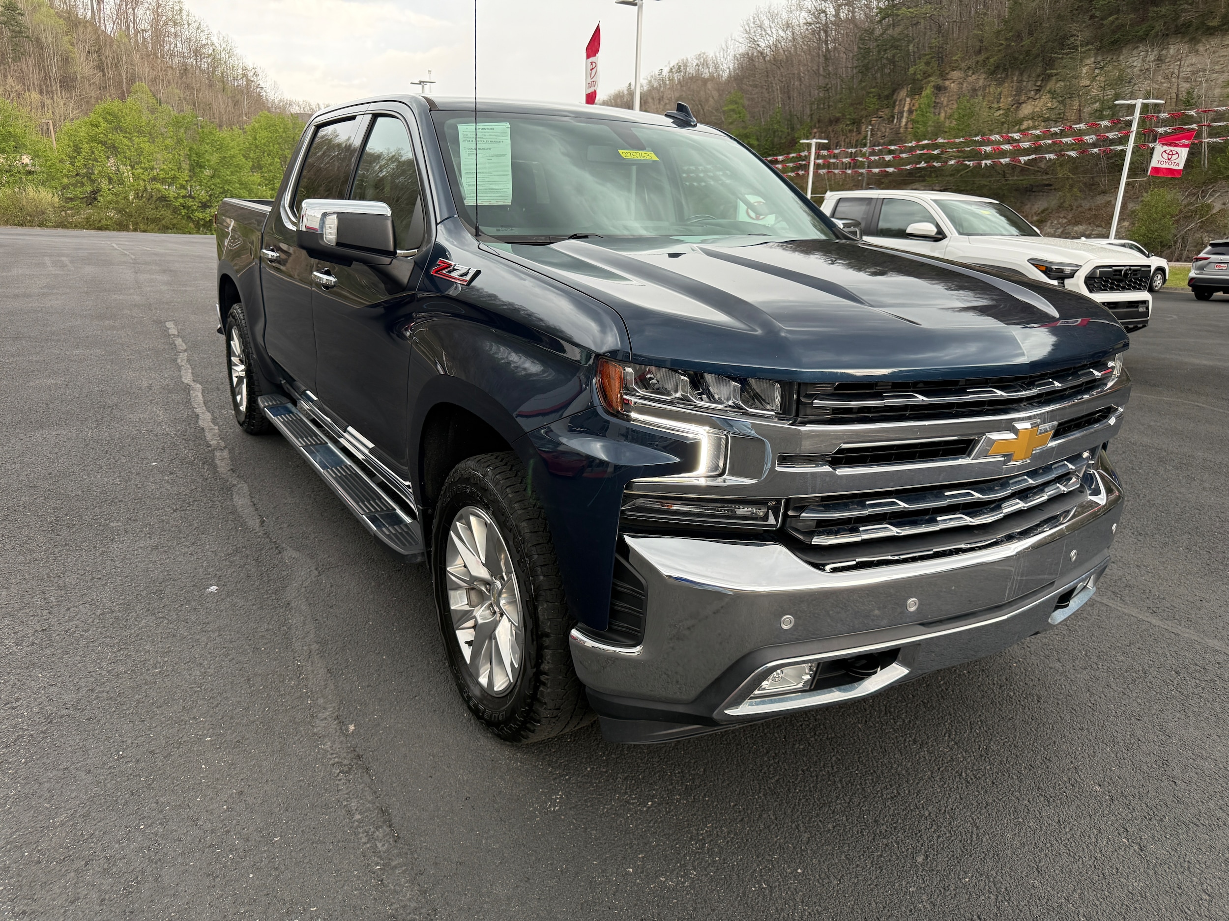 View vehicle photo 5