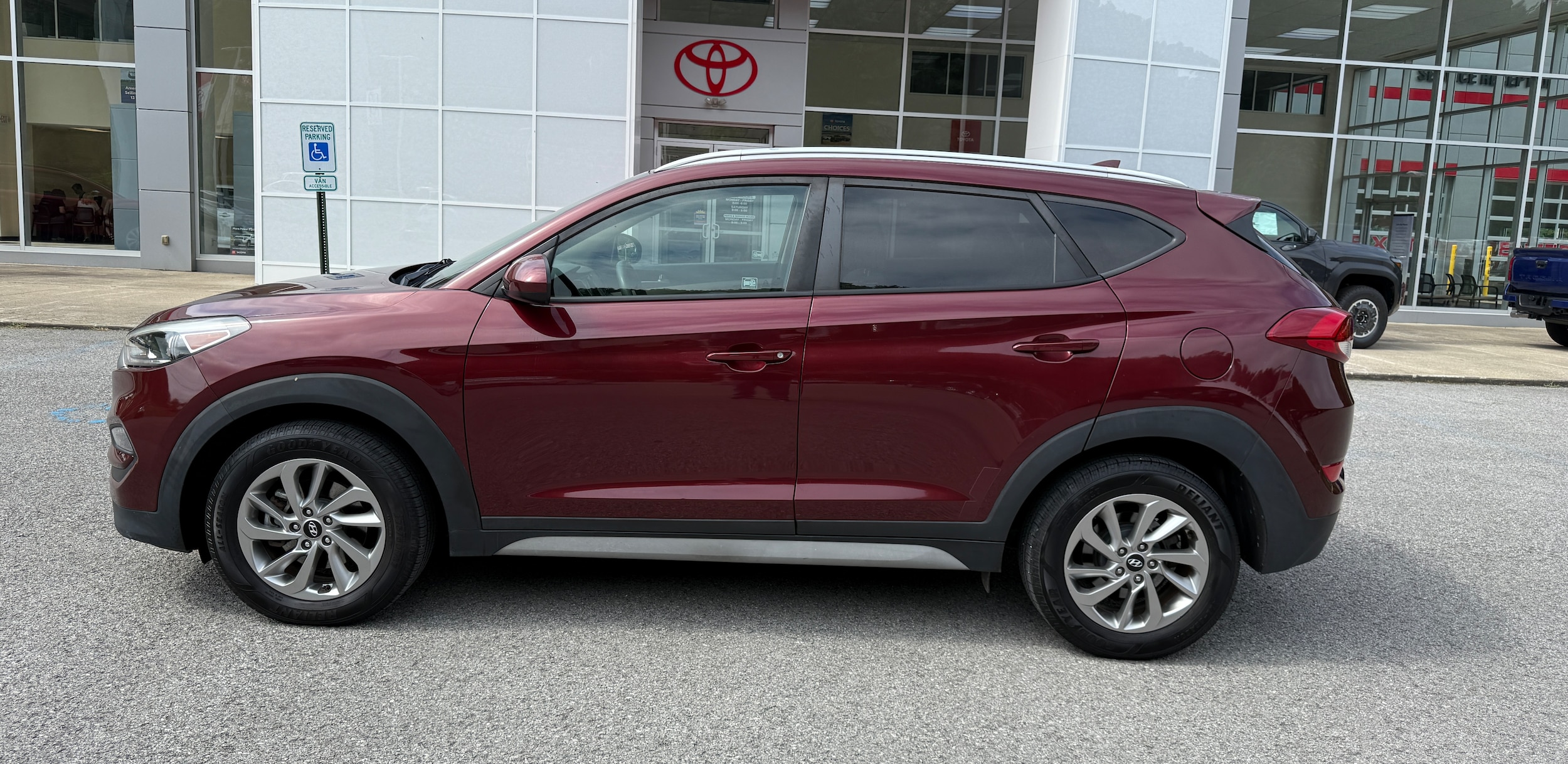 Used 2018 Hyundai Tucson SEL with VIN KM8J3CA41JU642425 for sale in Prestonsburg, KY