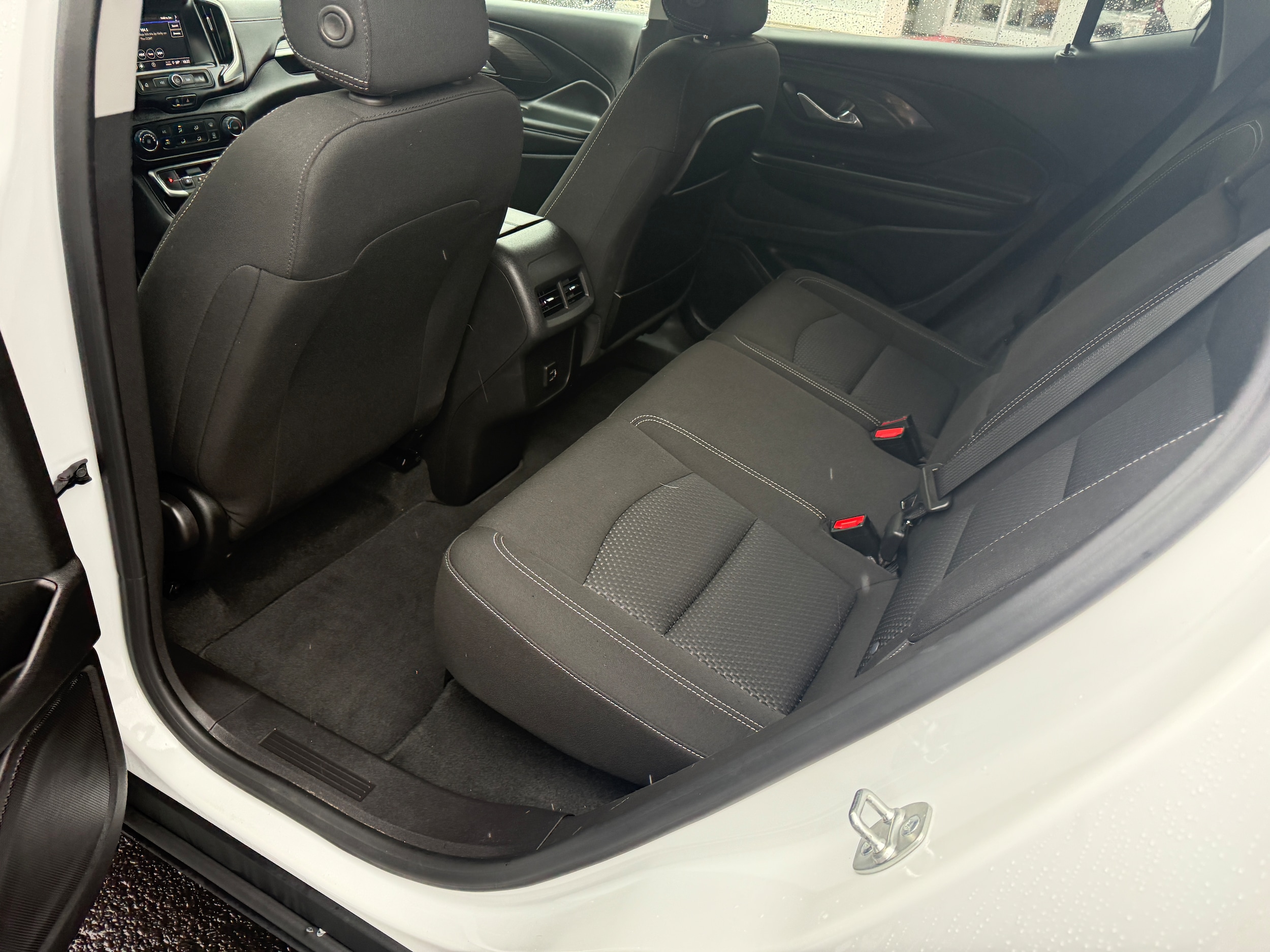 2024 GMC Terrain SLE - Photo 11