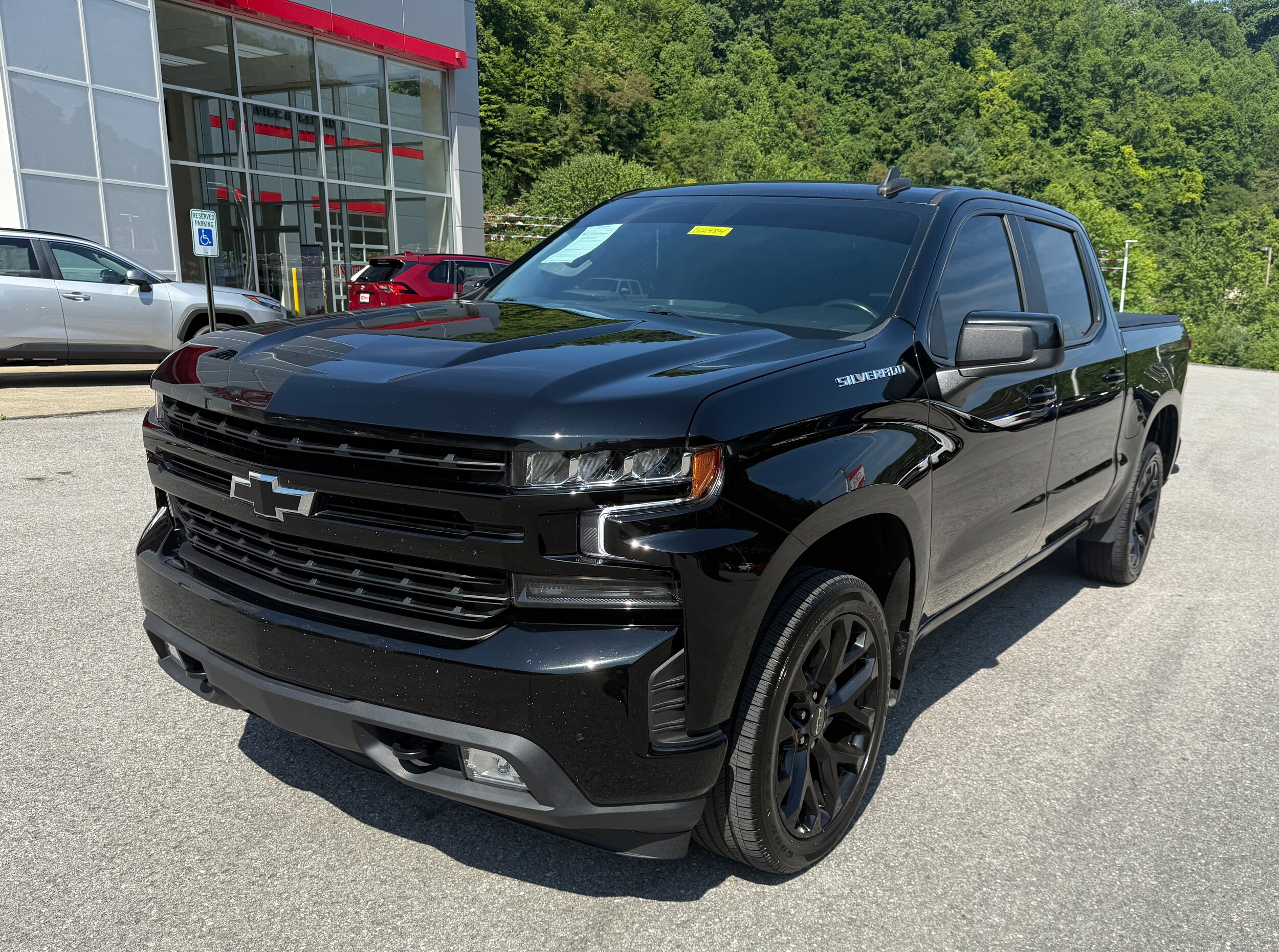 2021 Chevrolet Silverado 1500 RST photo 3