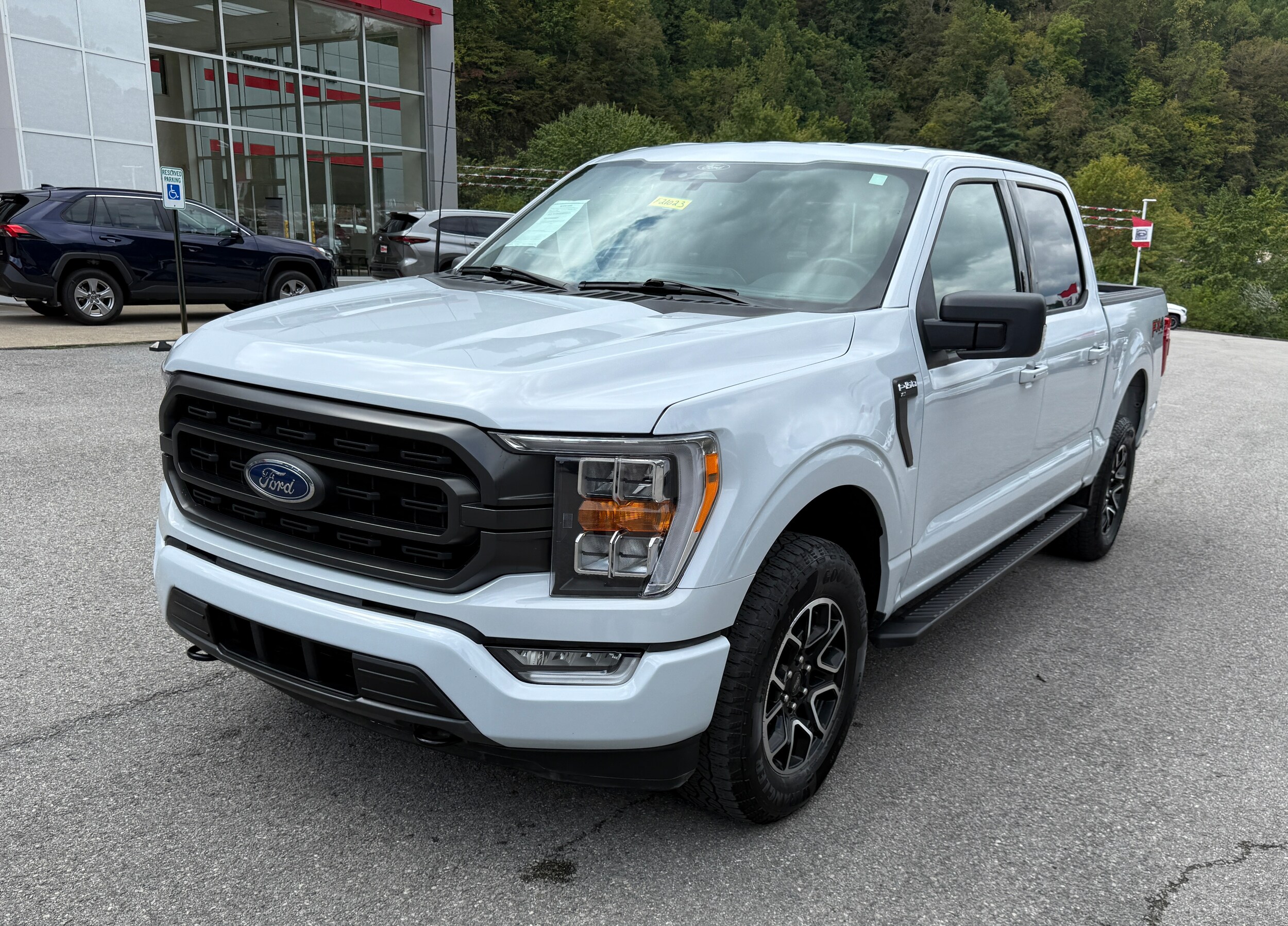2022 Ford F-150 photo 2