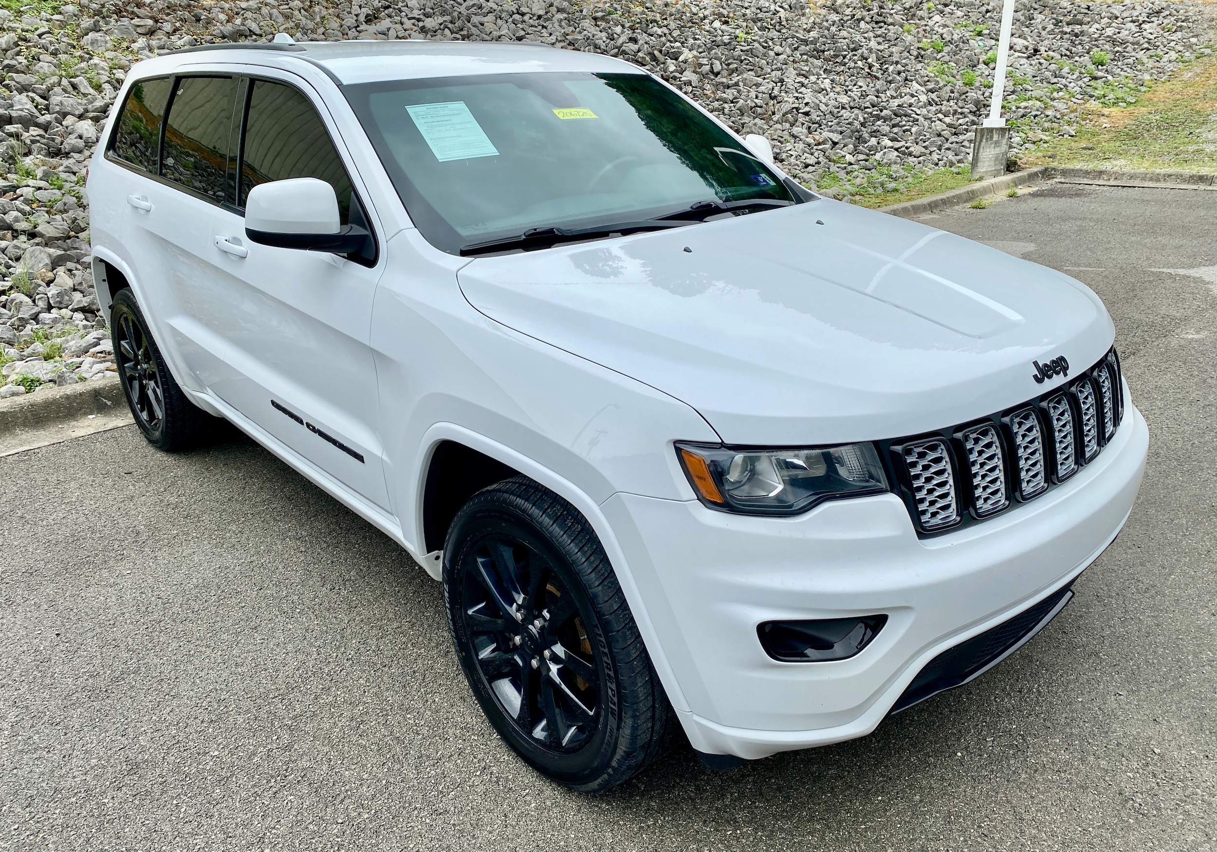 Used 2018 Jeep Grand Cherokee Altitude with VIN 1C4RJFAG6JC206720 for sale in Prestonsburg, KY