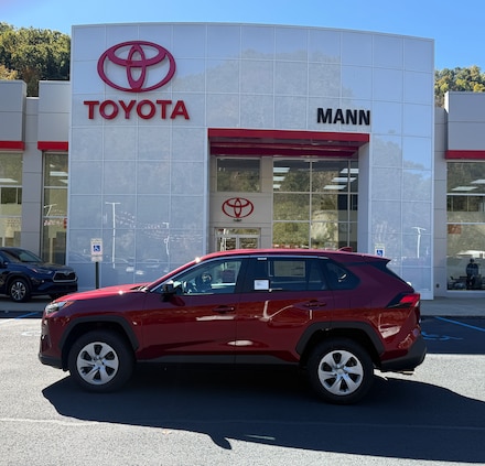 2025 Toyota RAV4 LE SUV