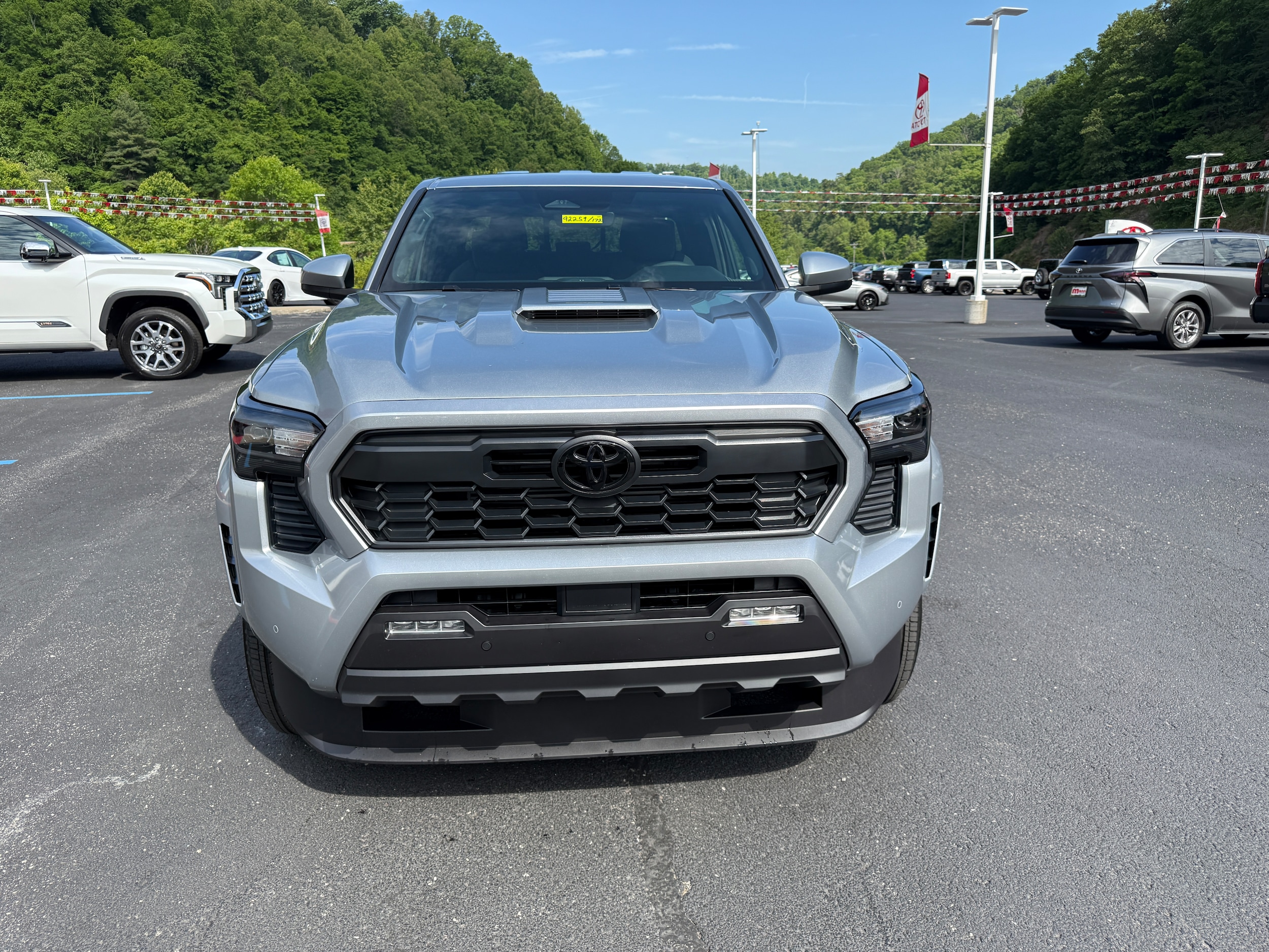 View vehicle photo 4