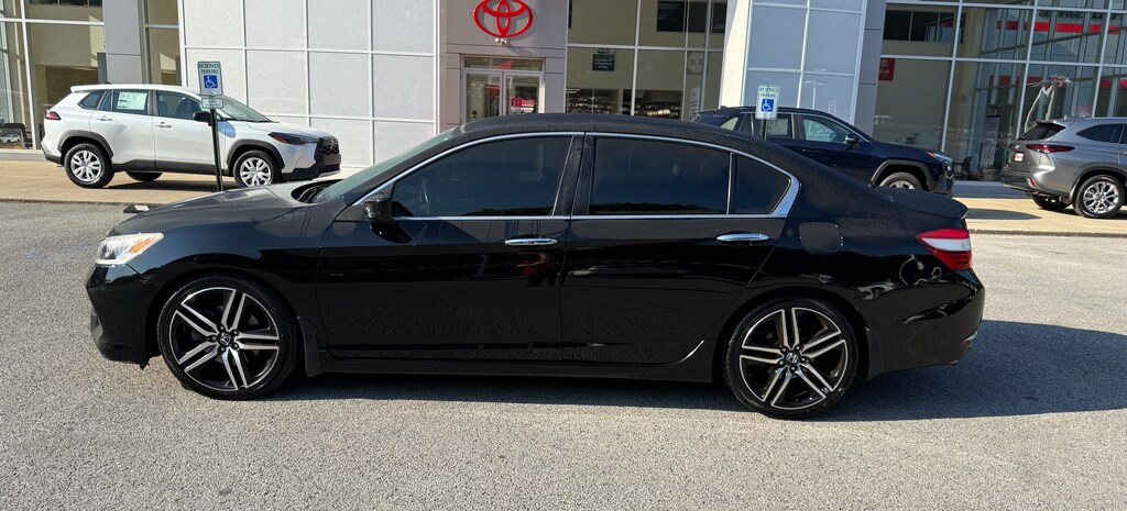 Used 2017 Honda Accord Sport SE Sedan