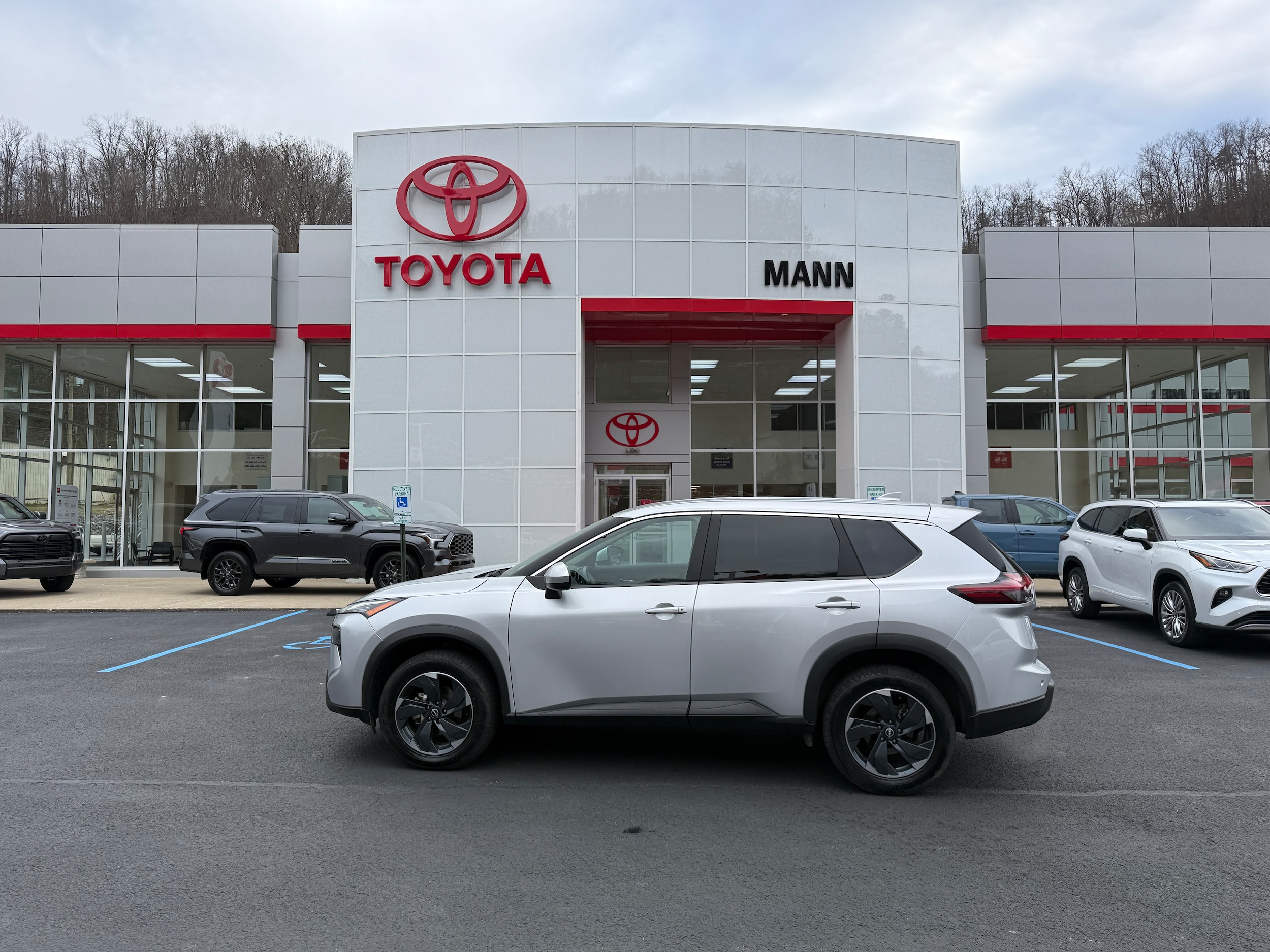 2024 Nissan Rogue SV