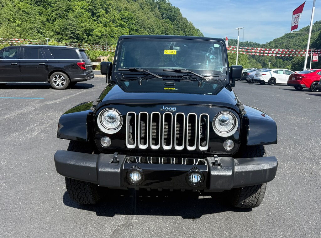 Used 2017 Jeep Wrangler JK Unlimited Sahara 4x4 SUV
